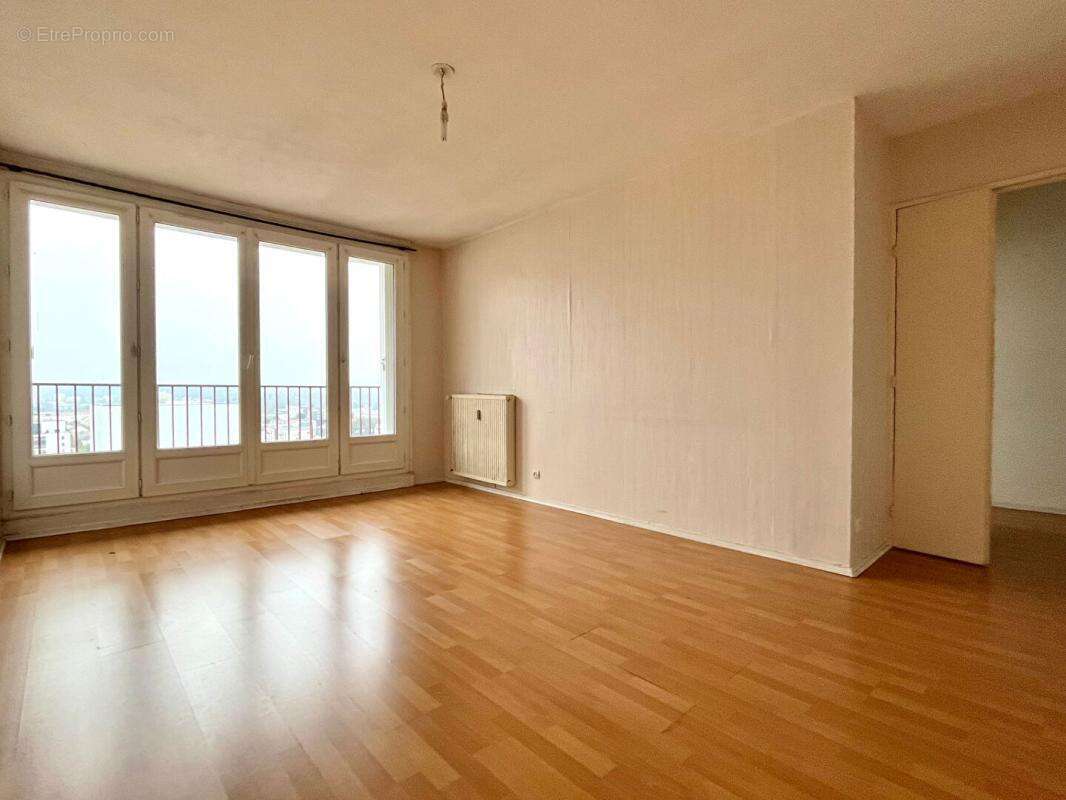 Appartement à COMPIEGNE