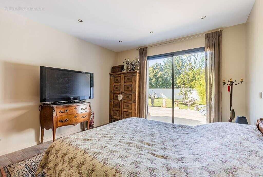 Maison à VERRIERES-LE-BUISSON