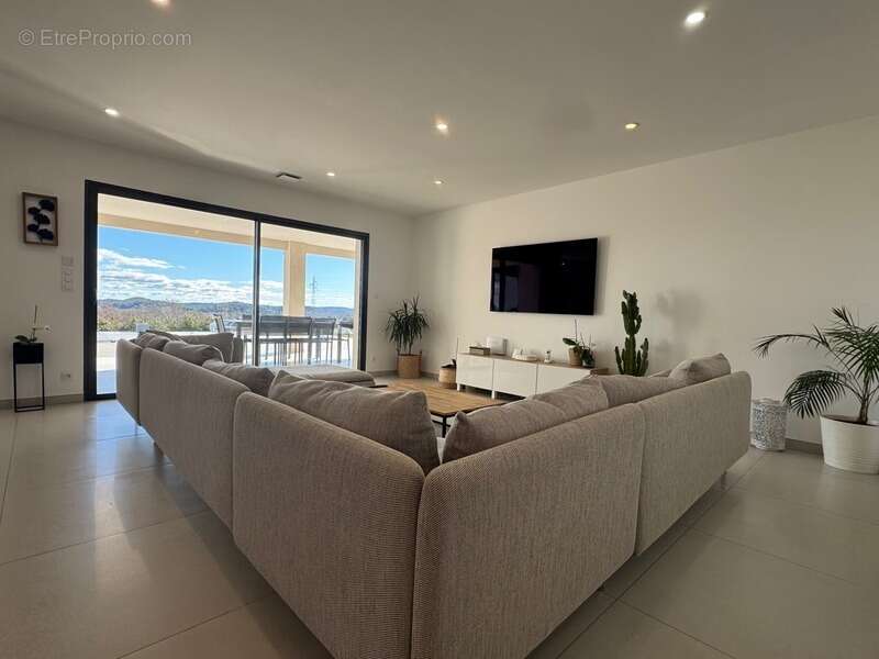 Maison à RIBAUTE-LES-TAVERNES