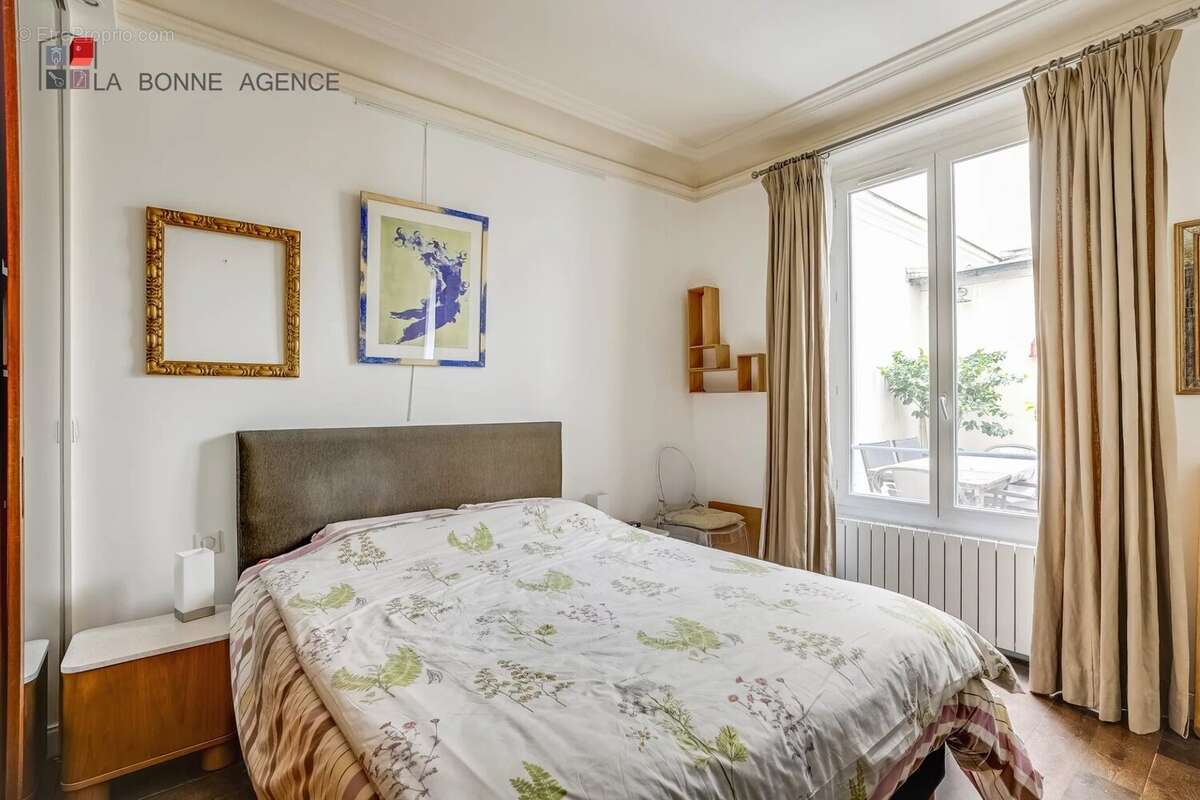 Appartement à PARIS-8E