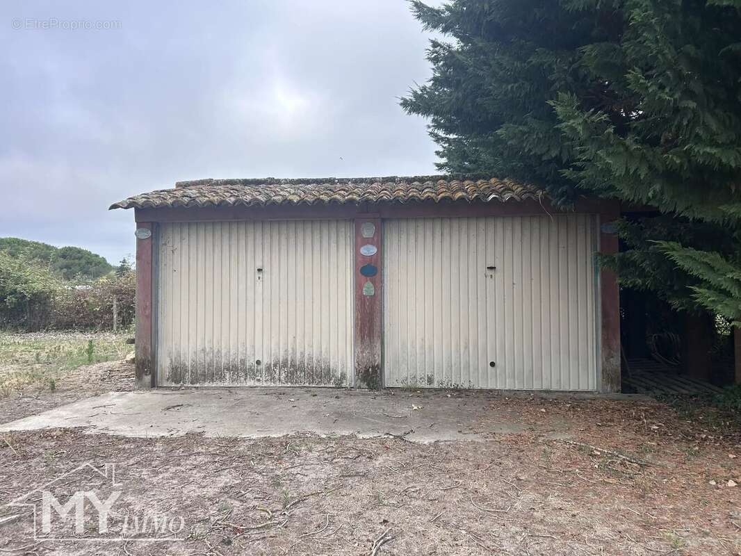 MASSUGAS : Maison de plain-pied avec double garage - photo 19
