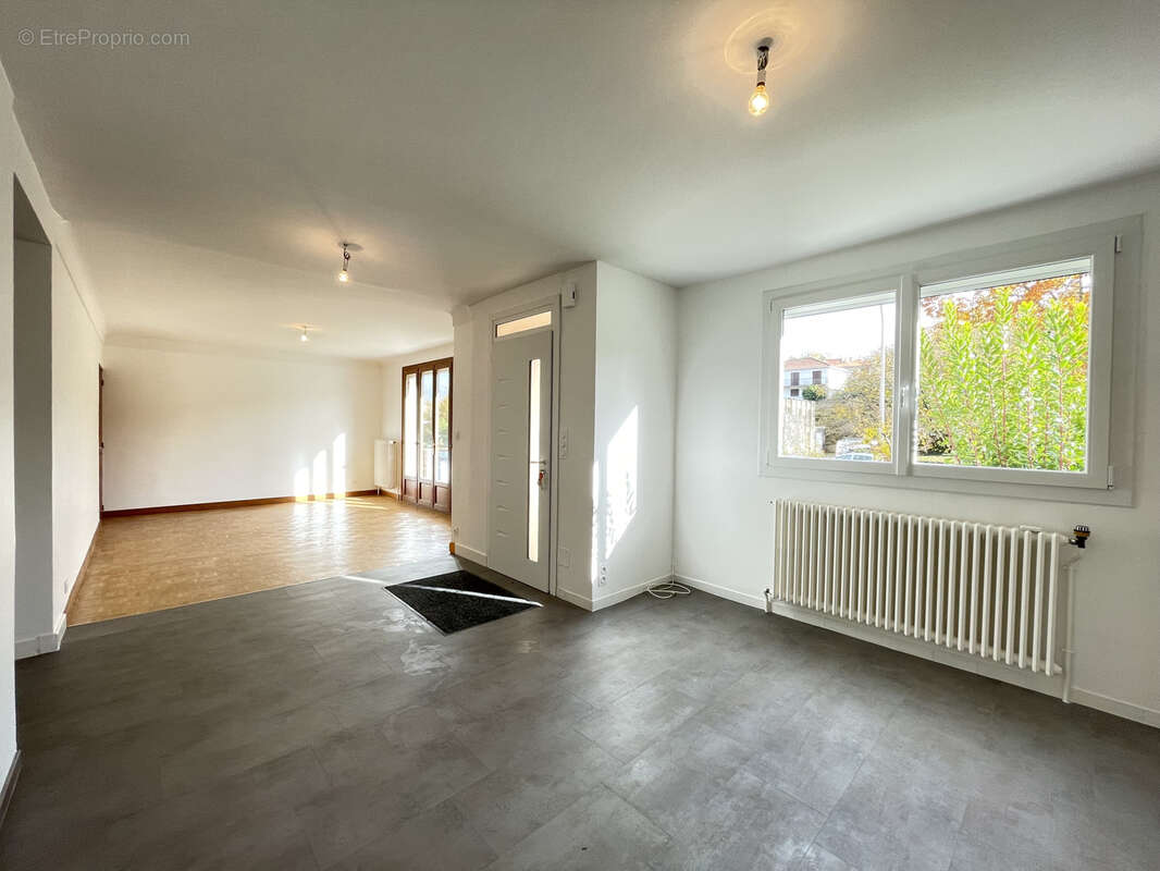 Maison à CONFOLENS
