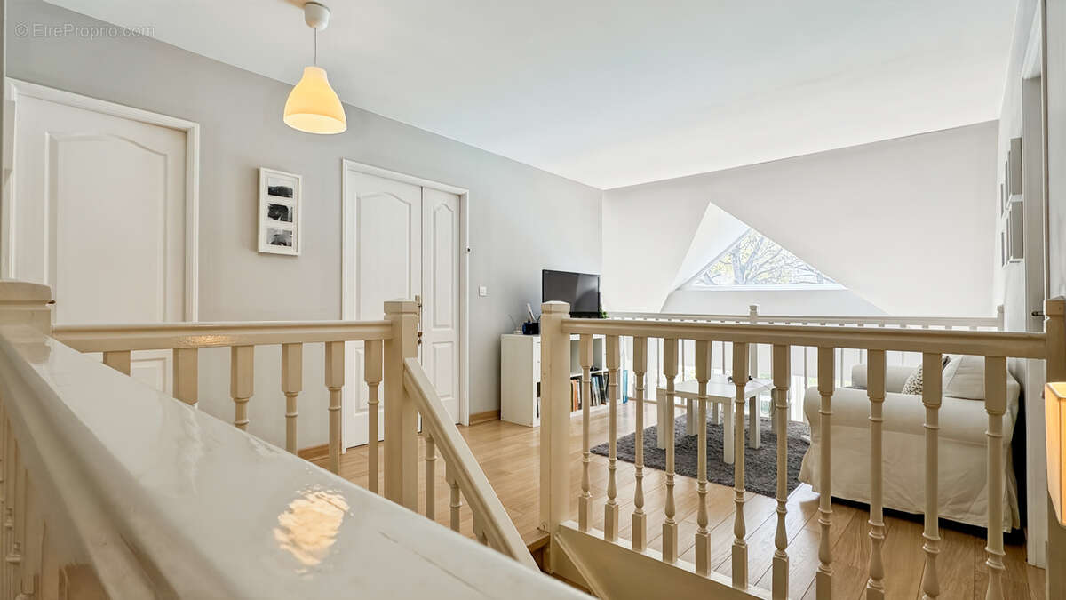 Maison à SAINT-NOM-LA-BRETECHE