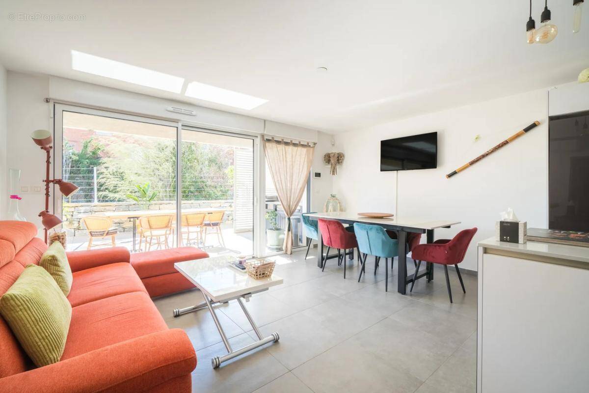 Appartement à LATTES