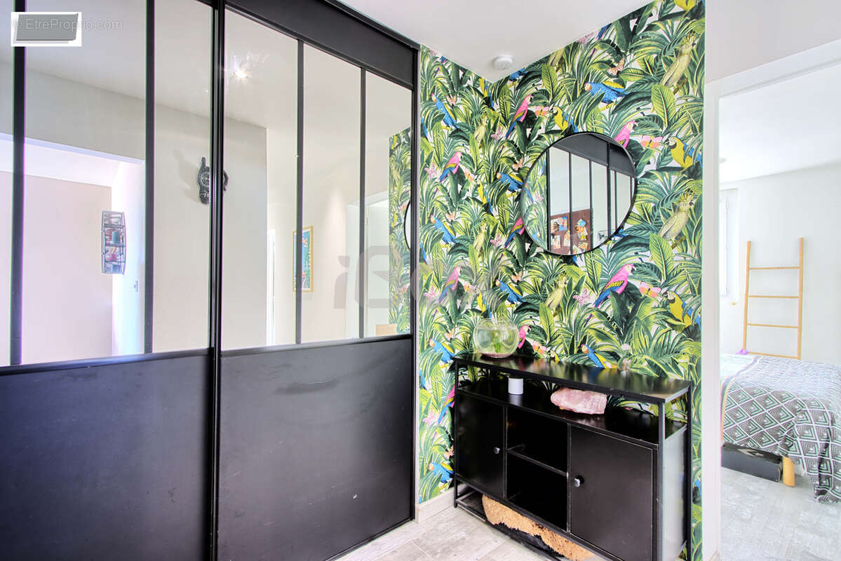 Exclusivité Toulon Est, appartement T4 traversant en dernier étage. - photo 6