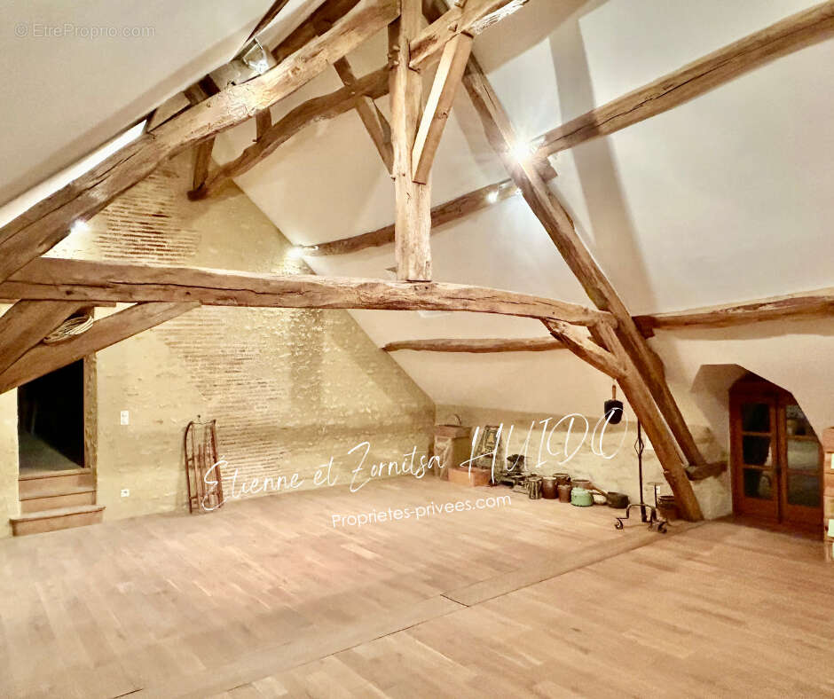 Maison à LA CHAPELLE-SAINT-LAURIAN