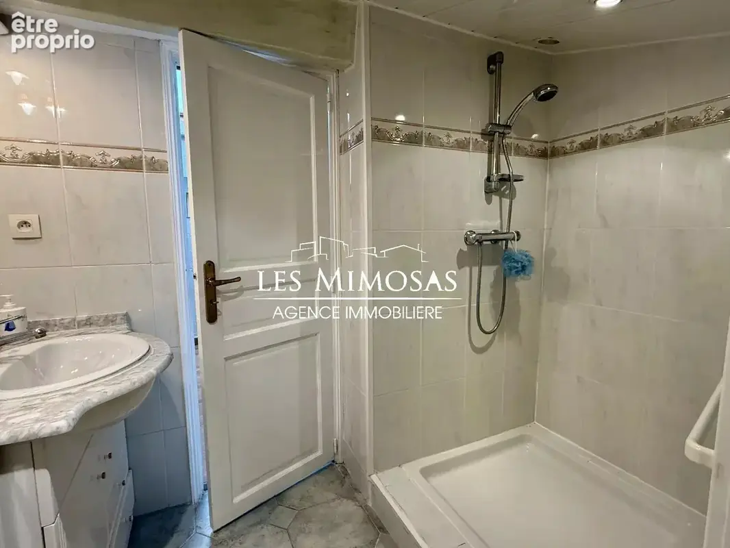 Fréjus – villa avec studio indépendant - garage - photo 37