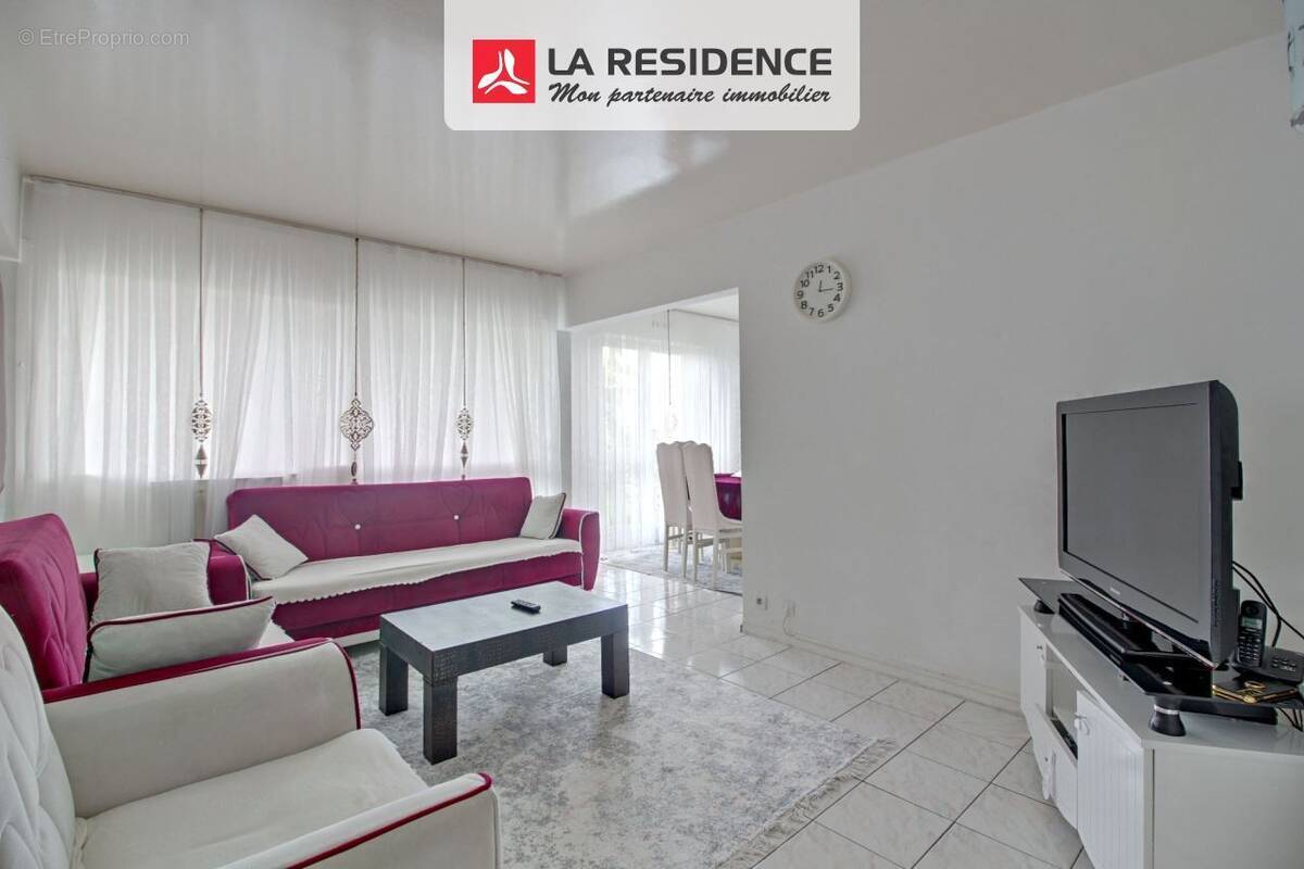 Appartement à LES MUREAUX