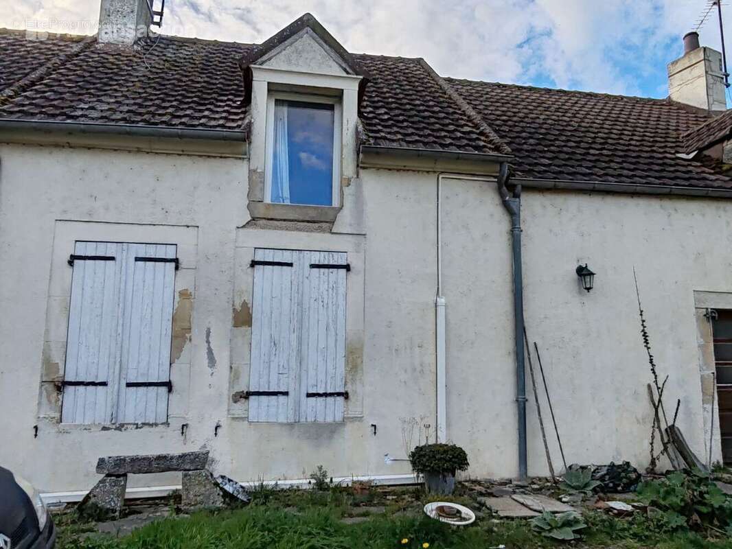 Maison à ARCOMPS