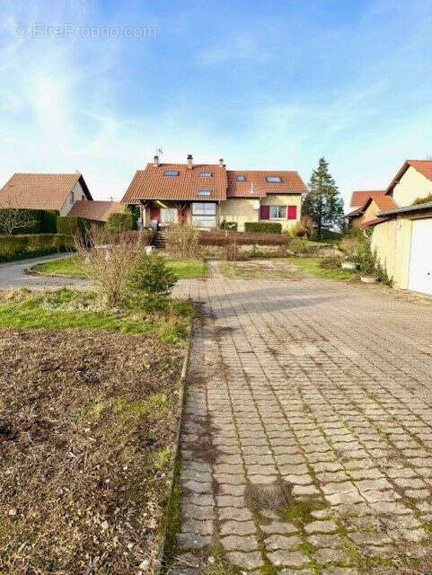 Maison à LAQUENEXY