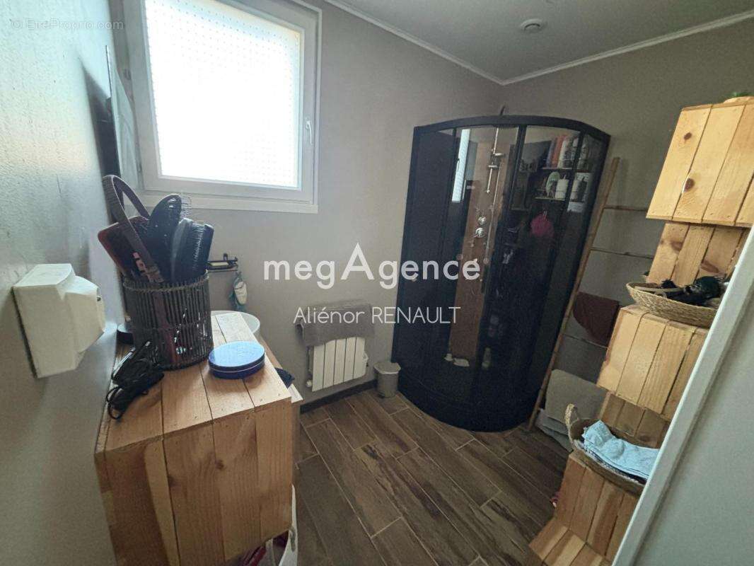 Maison à SAINTE-FOY-DE-LONGAS