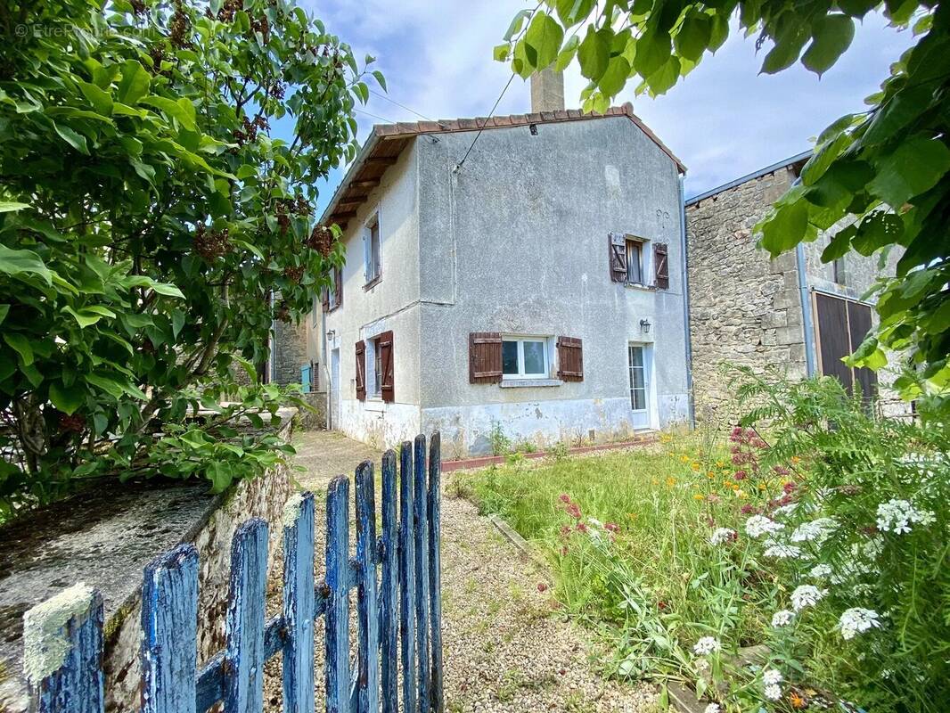 Maison à NANTIAT