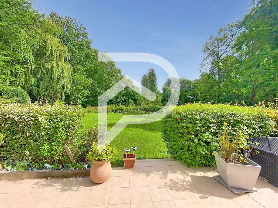 Maison à SAINTE-GEMME-MORONVAL