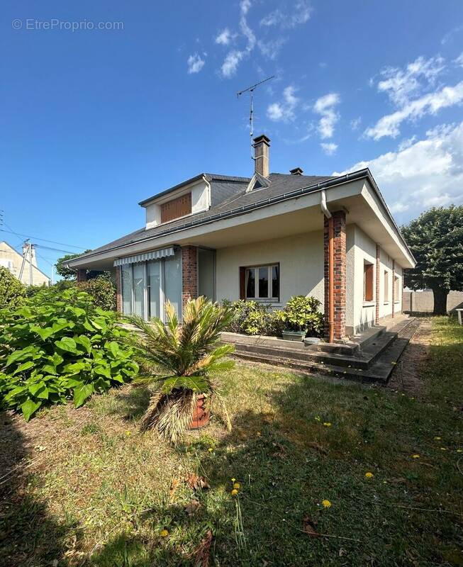 Maison à FLEURY-LES-AUBRAIS