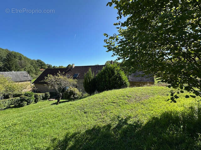 Maison à POUQUES-LORMES