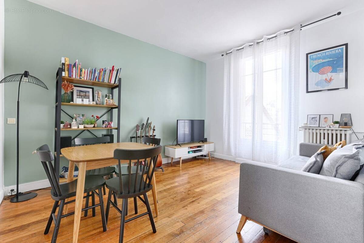 Appartement à COURBEVOIE