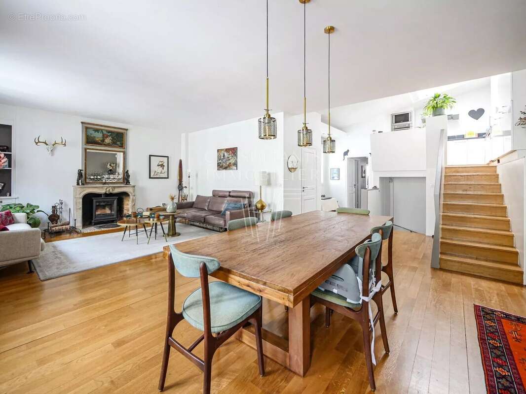 Appartement à PARIS-16E