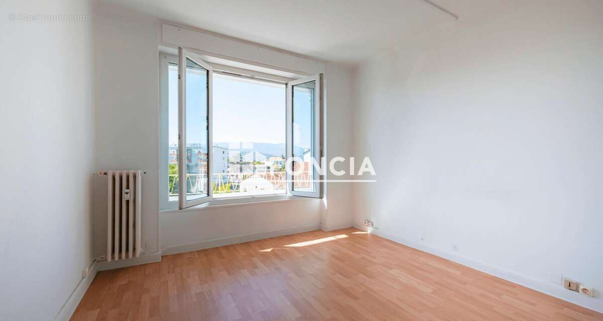 Appartement à ROUSSILLON