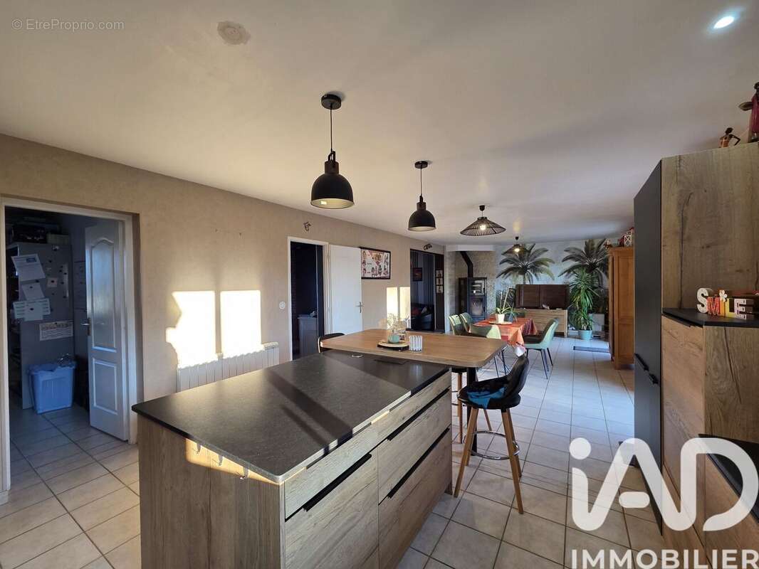 Photo 4 - Maison à SAI