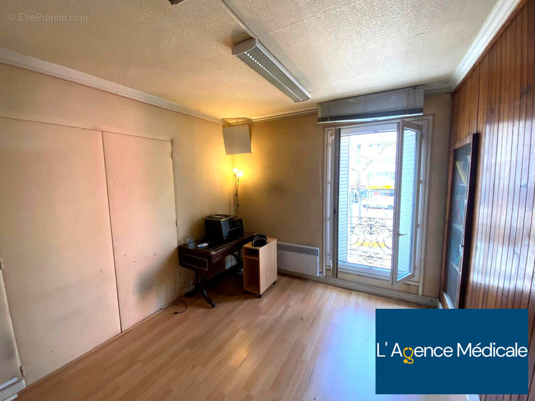 Commerce à PARIS-20E