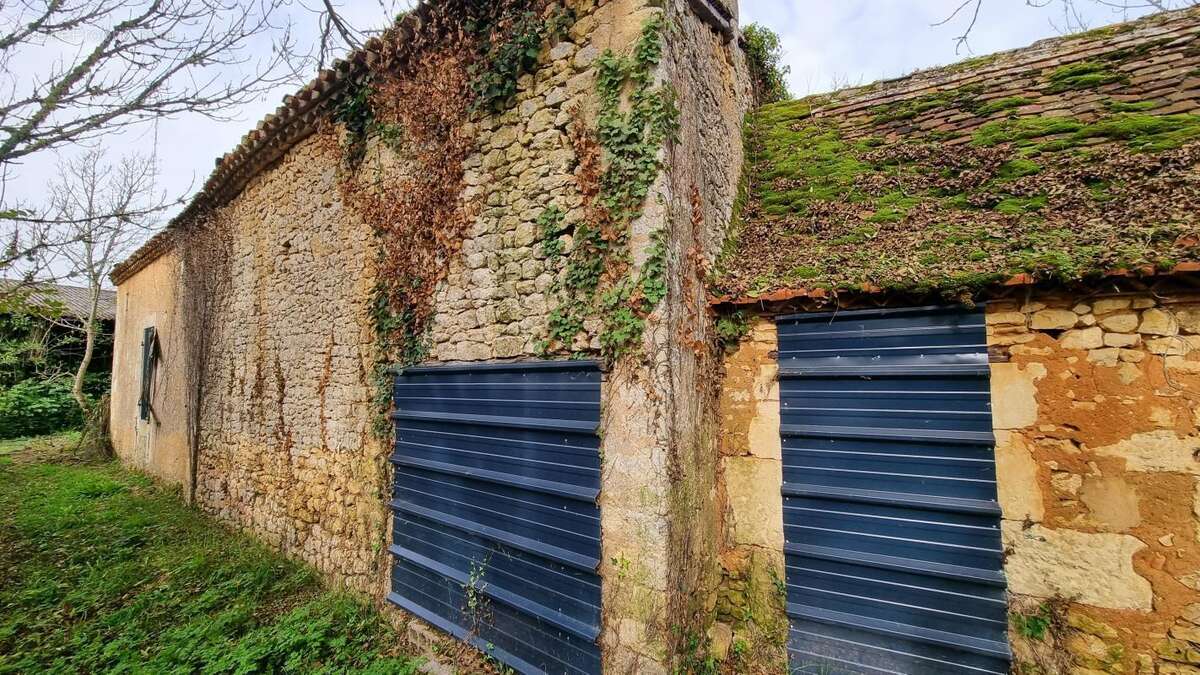 Maison à SAINT-FELIX-DE-VILLADEIX