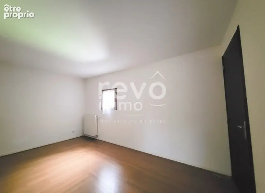 Corps de ferme - dependances - 234 m² - photo 17