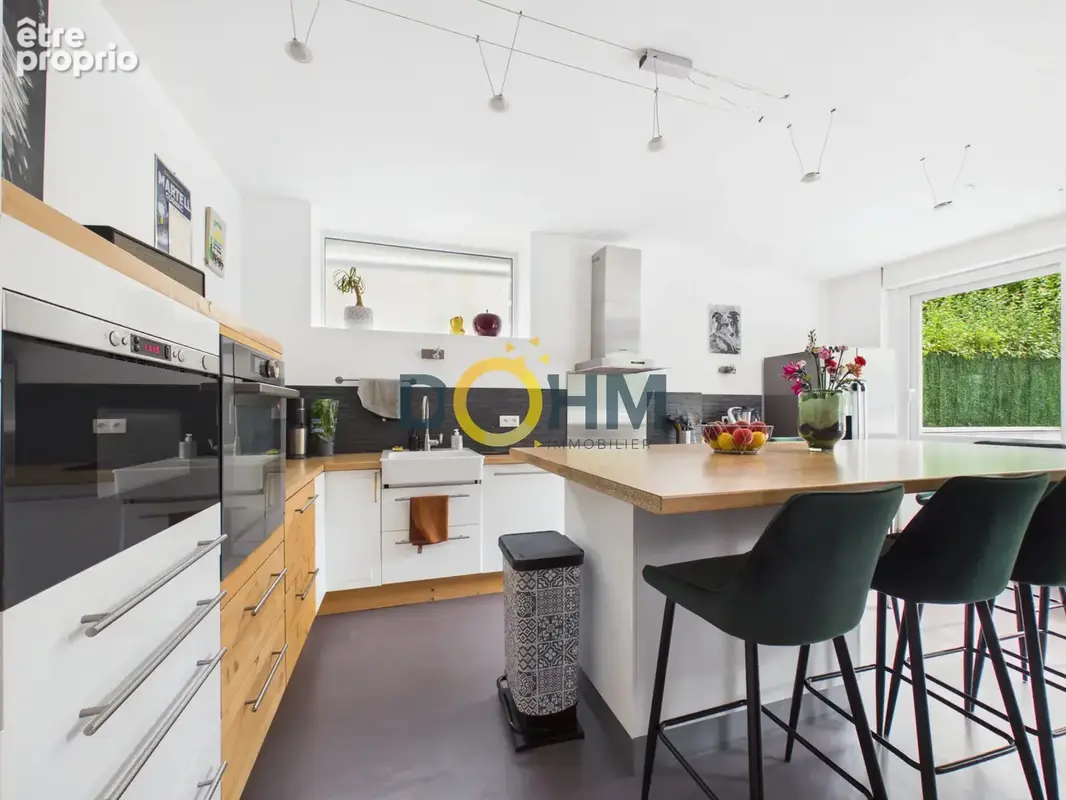 Nouveauté à Brioude ! Magnifique maison en pierre de 200 m2 entièrement rénovée, offrant un cadre de vie privi - photo 9