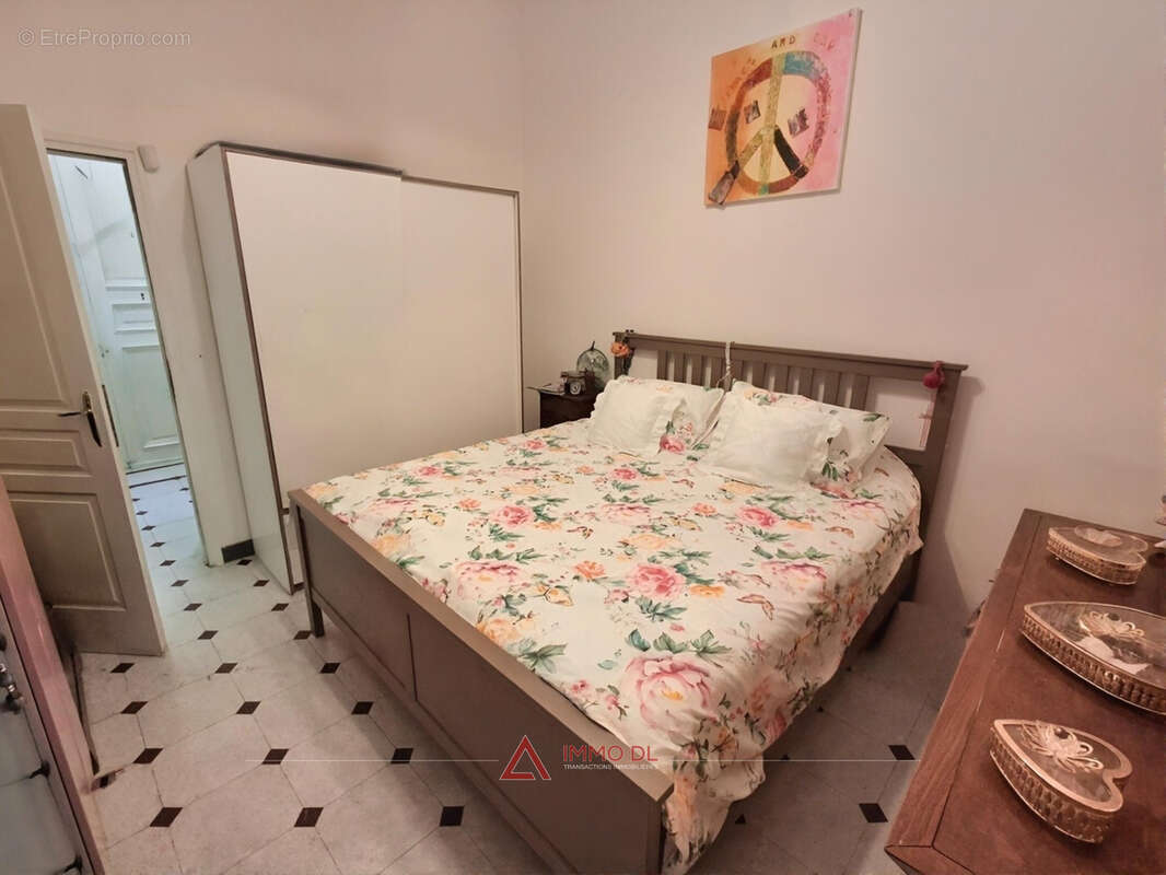 Appartement à MARSEILLE-1E
