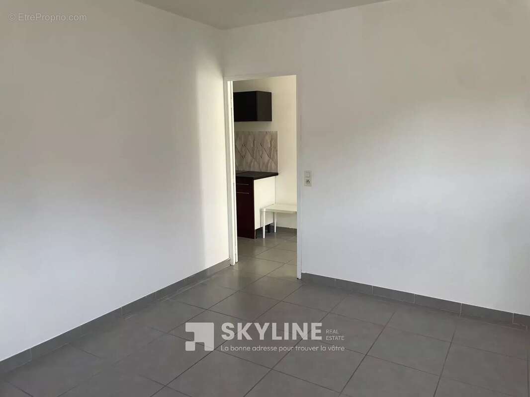 Appartement à MARSEILLE-3E