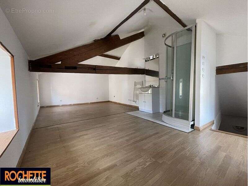 Appartement 200 m² à Neronde  - photo 5
