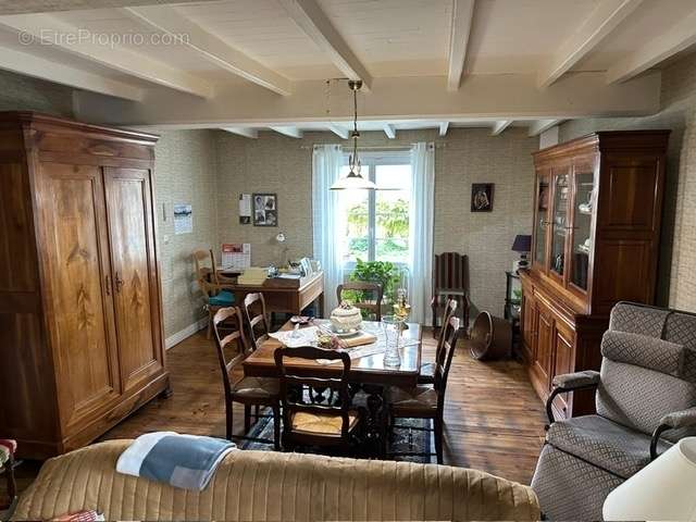 Maison à BRIVES-SUR-CHARENTE