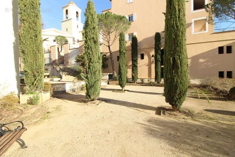 Domaine de Pont royal, spacieux et lumineux appartement de 40 m2,belle vue, localisé en angle, une chambre,  grande loggia terra - photo 26