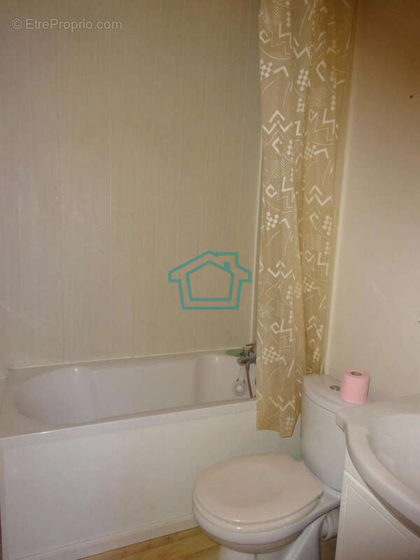 Maison à LA QUEUE-LES-YVELINES