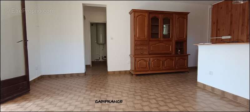DIGNE-LES-BAINS 04000 A VENDRE Maison traditionnelle avec 2 appartements, terrain plat et clos, garage et cave - photo 17