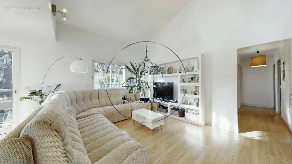 Maison à BASSUSSARRY