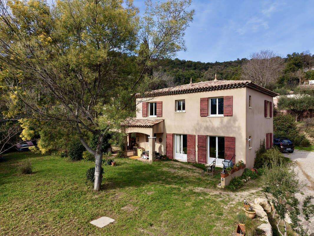 Maison à PLAN-DE-LA-TOUR