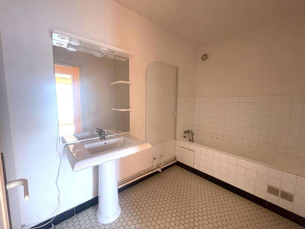 Appartement t3 bon etat - photo 11