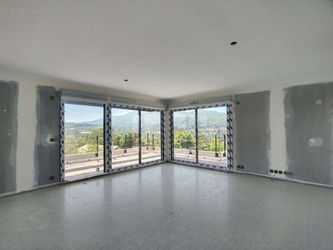À vendre – Appartement T4 attique de 106,30 m² au dernier étage à Reignier-Ésery (74) - photo 2