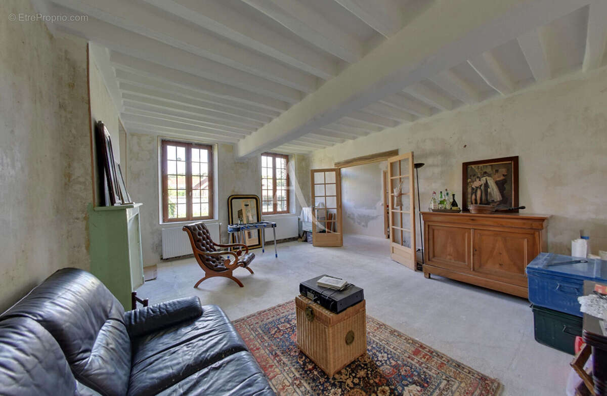 Maison à FLEURY-LA-VALLEE