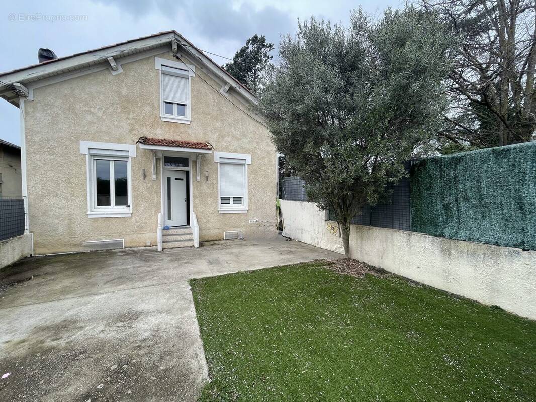 Maison à ROMANS-SUR-ISERE