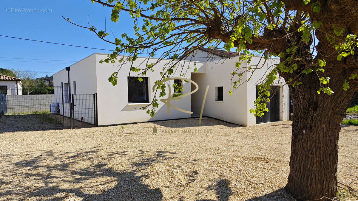 Maison à RUOMS