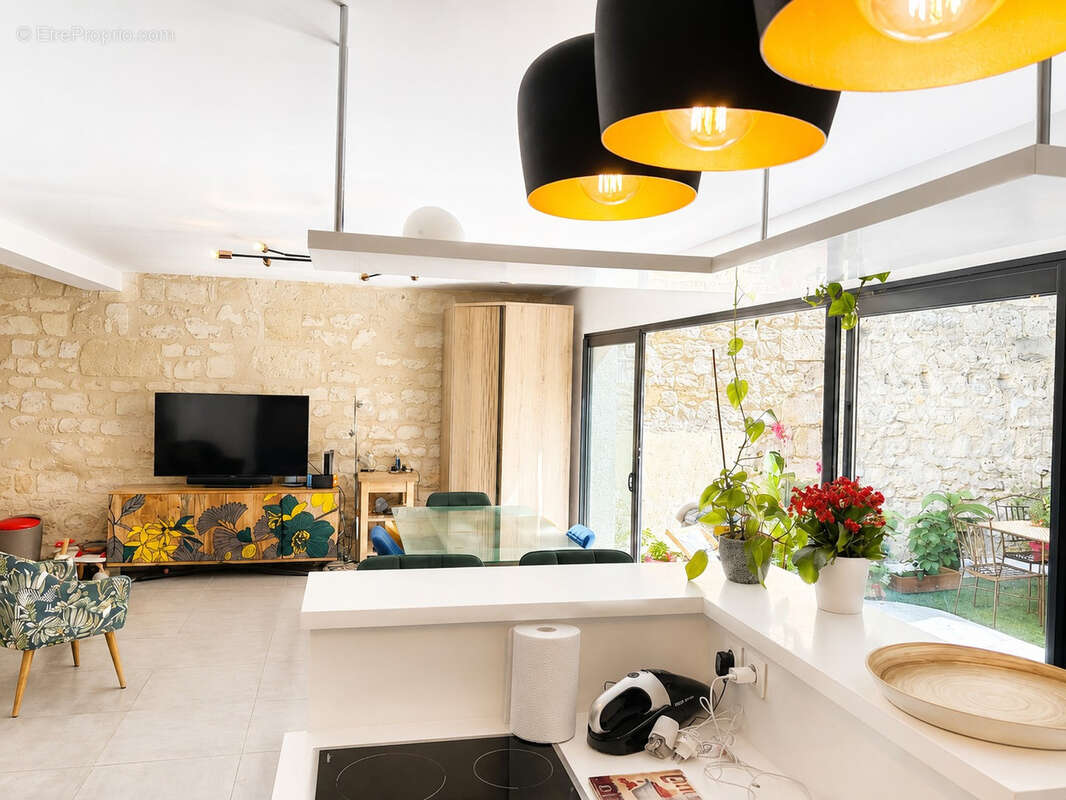 Chartrons   Ensemble immobilier unique et atypique de 310 m2 en monopropriété, avec garage et jardin - photo 14