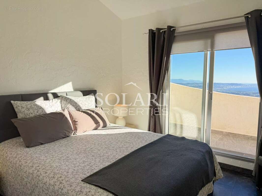 Maison à MANDELIEU-LA-NAPOULE