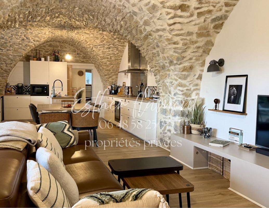 Maison à VEZENOBRES