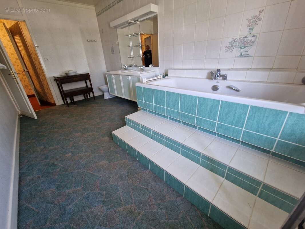 Ensemble immobilier ( maison t6 + grandes dependances ) à vendre 5 pièces (sh. 251 m2) proche contrexeville (88) sur terrain de  - photo 10