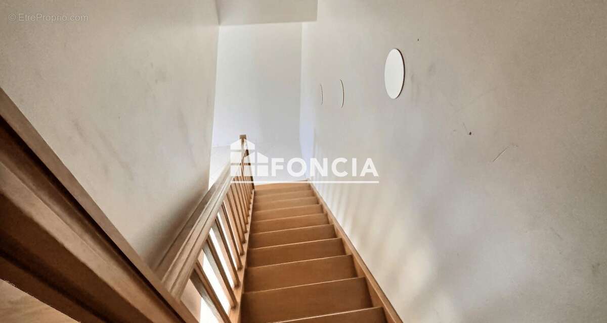 Appartement à CRAPONNE