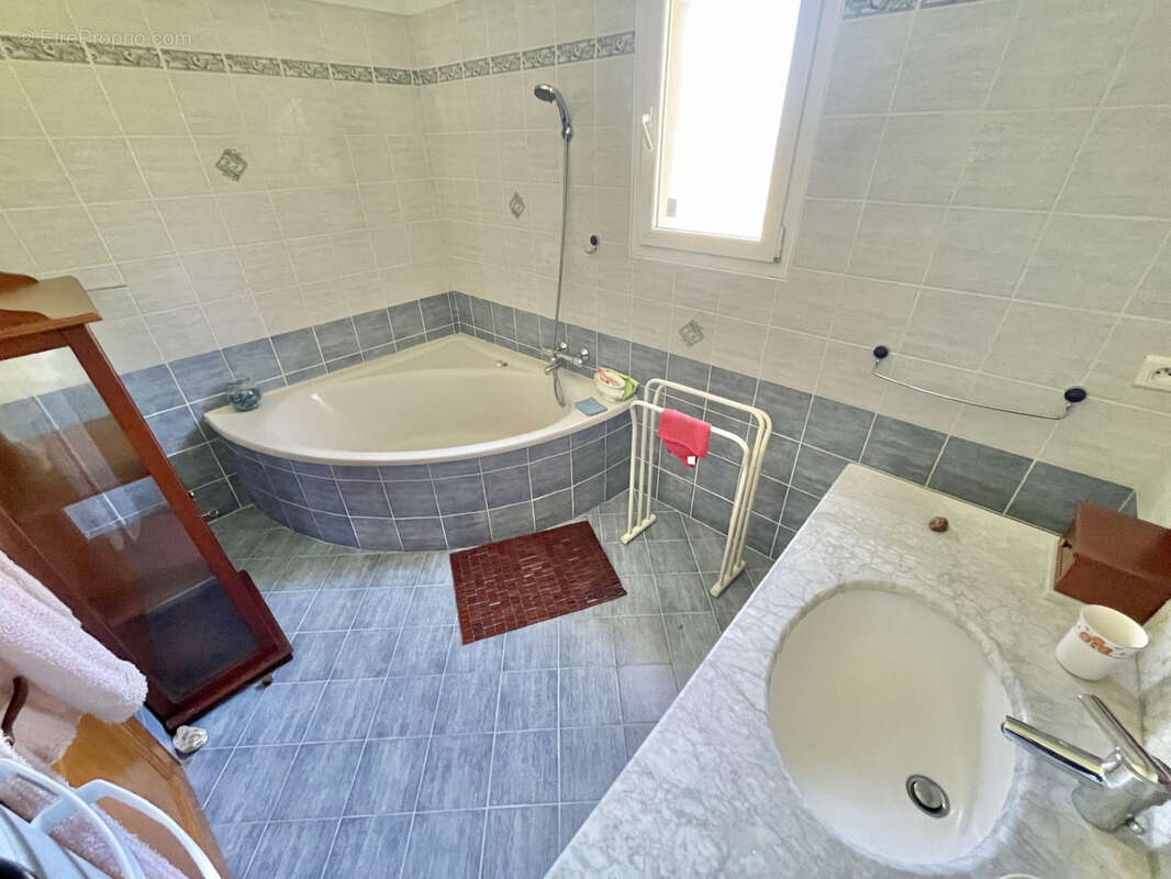 Maison à BAGNOLS-EN-FORET