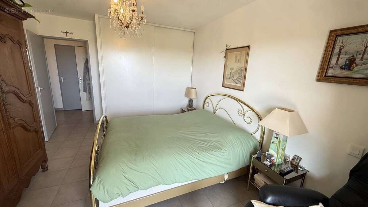 Appartement à ROQUEBRUNE-SUR-ARGENS