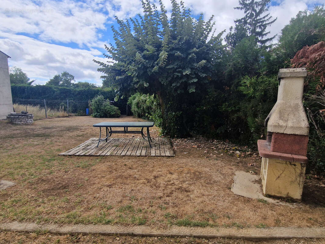 Maison à vendre 5 pièces LUSSANT (17) - photo 2