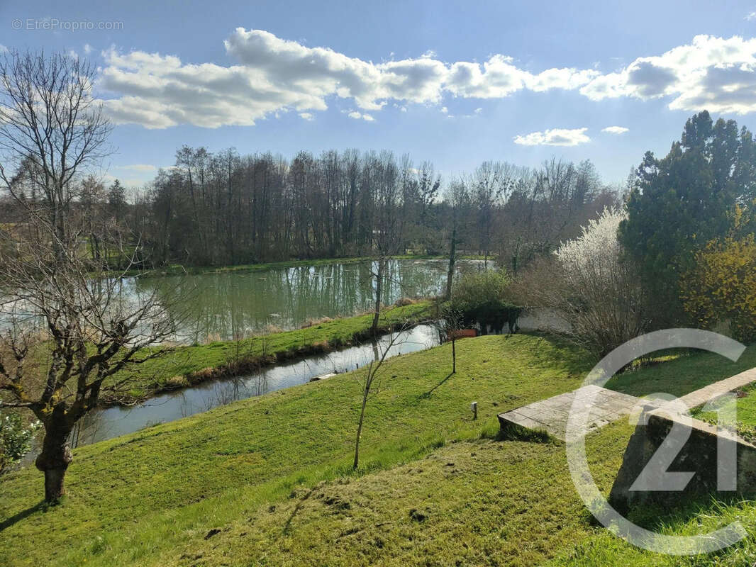 Maison à MESVES-SUR-LOIRE